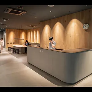 横滨胶囊plus桑拿&胶囊旅馆 2*, 横滨 日本