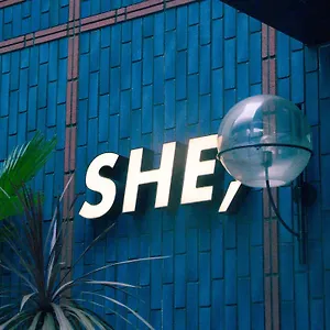 She, Japón